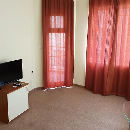 Family Diana 포마리