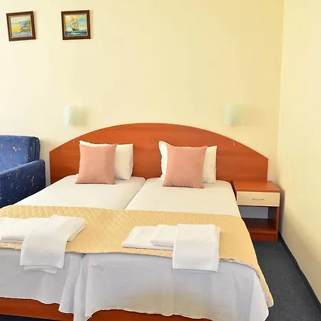 Family Diana 2* 포마리