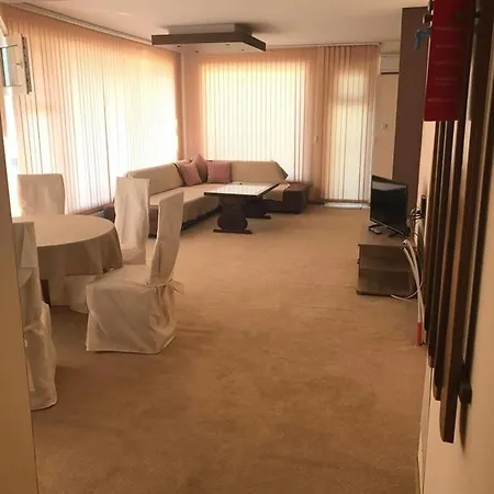 Family Diana 2* 포마리