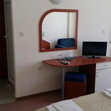 Family Diana 포마리